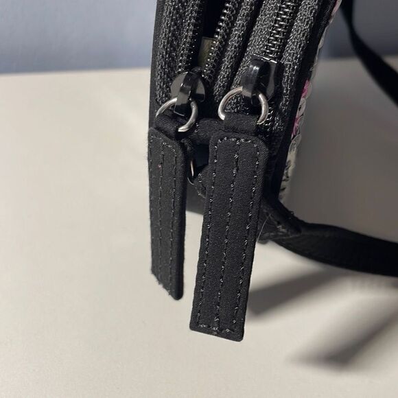 Vera Bradley Mickey Meets Birdie Micky Mouse Crossbody Purse - Picture 5 of 9